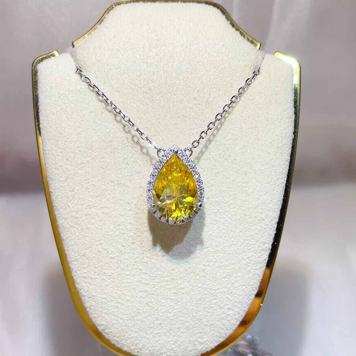 Collier Pendentif Moissanite 5 Carats Argent Sterling 925 – Poire Jaune Pastel