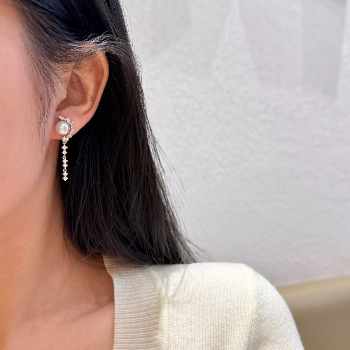 Boucles d'Oreilles Pendantes Perle et Zircon – Ligne de Zircons