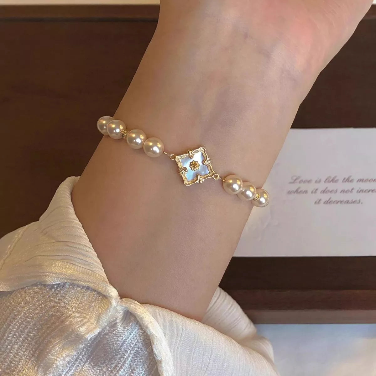 Bracelet Perlé Plaqué Or 18K Nacre