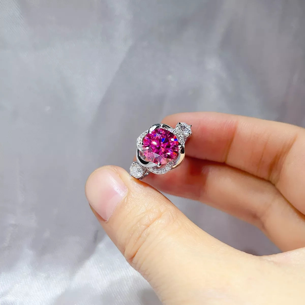 Bague Moissanite 3 Carats Argent Sterling 925 – Ronde Rose Fuchsia