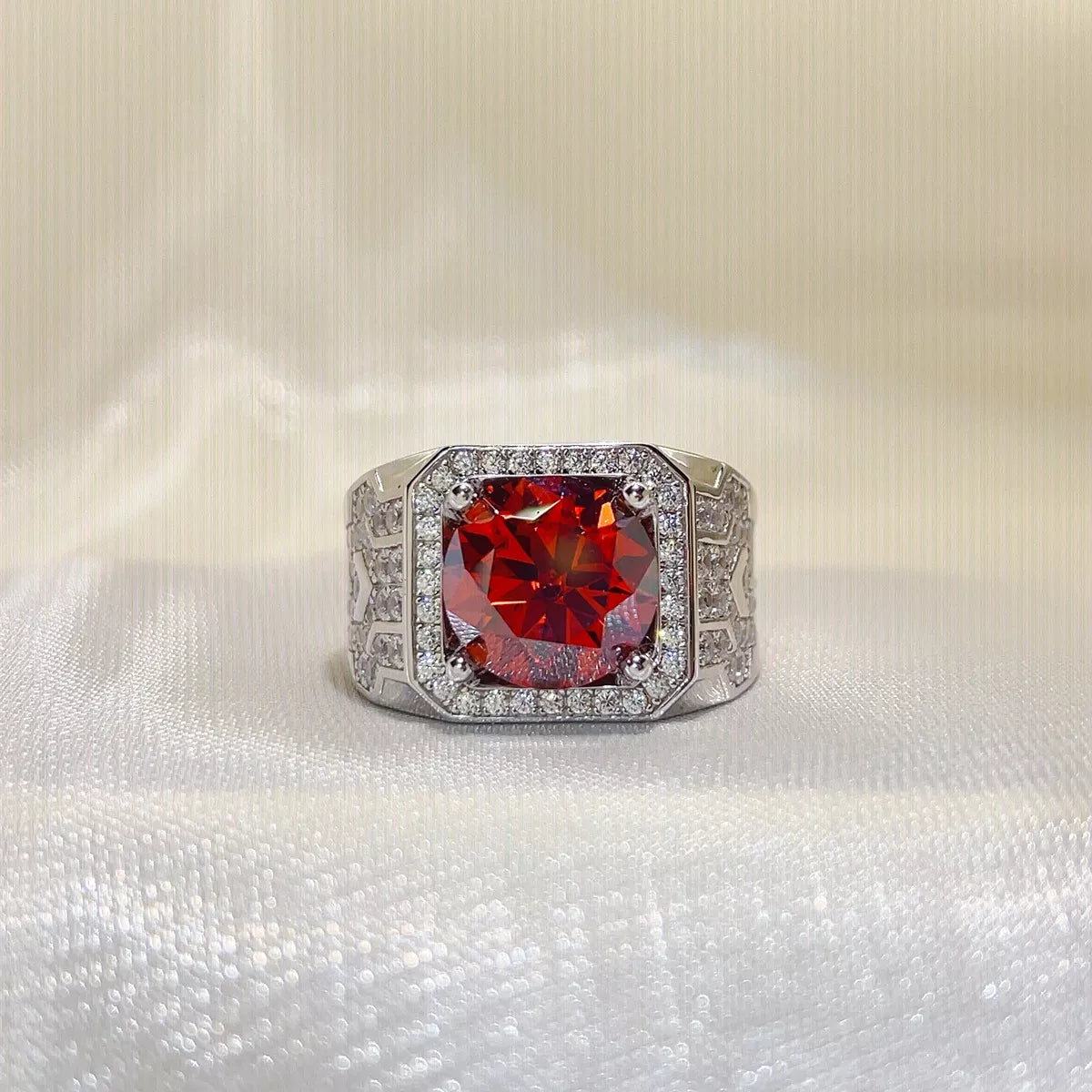 Bague Moissanite 5 Carats Argent Sterling 925 – Chevalière Rouge