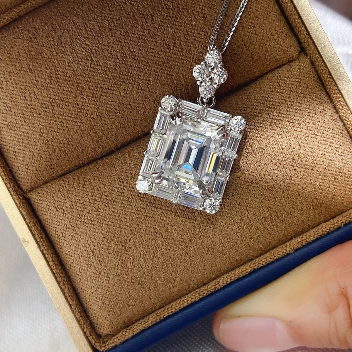 Collier Pendentif Moissanite 5 Carats Argent Sterling 925 – Taille Émeraude