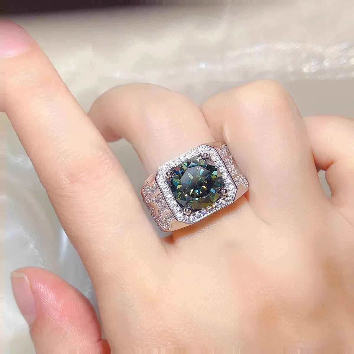 Bague Moissanite 5 Carats Argent Sterling 925 – Chevalière Verte