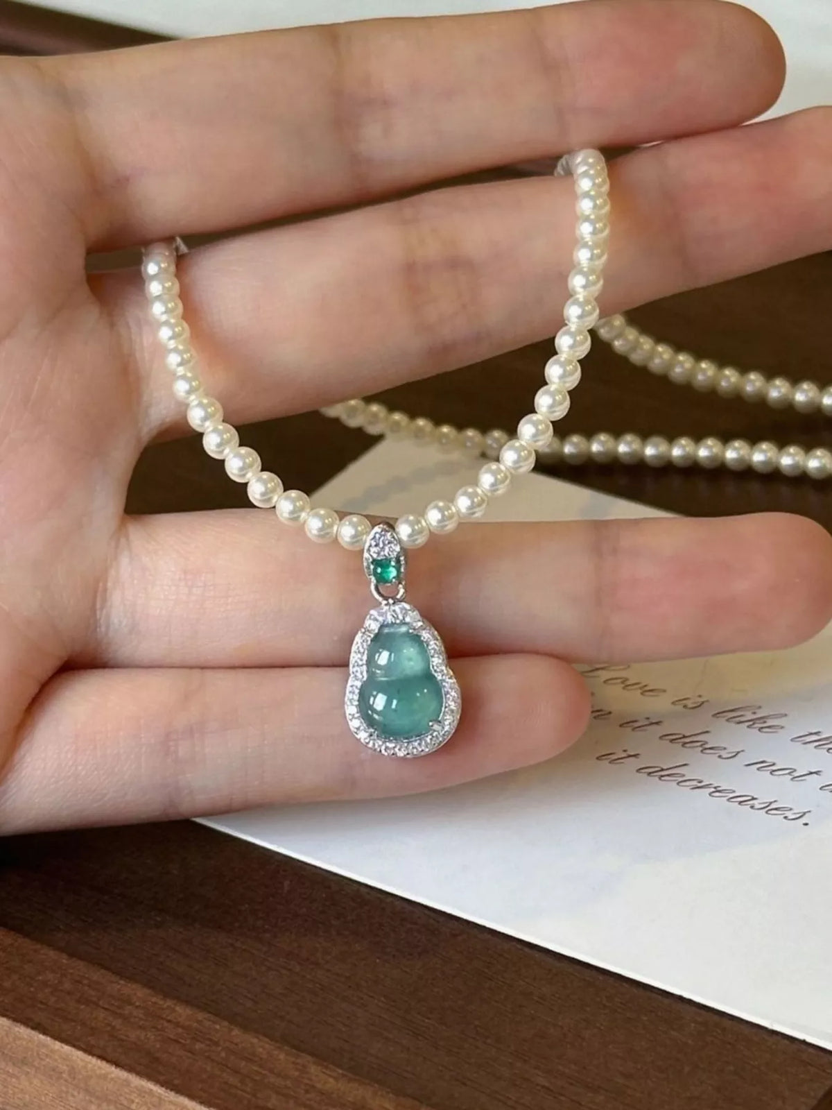 Collier Pendentif Calebasse Perlé