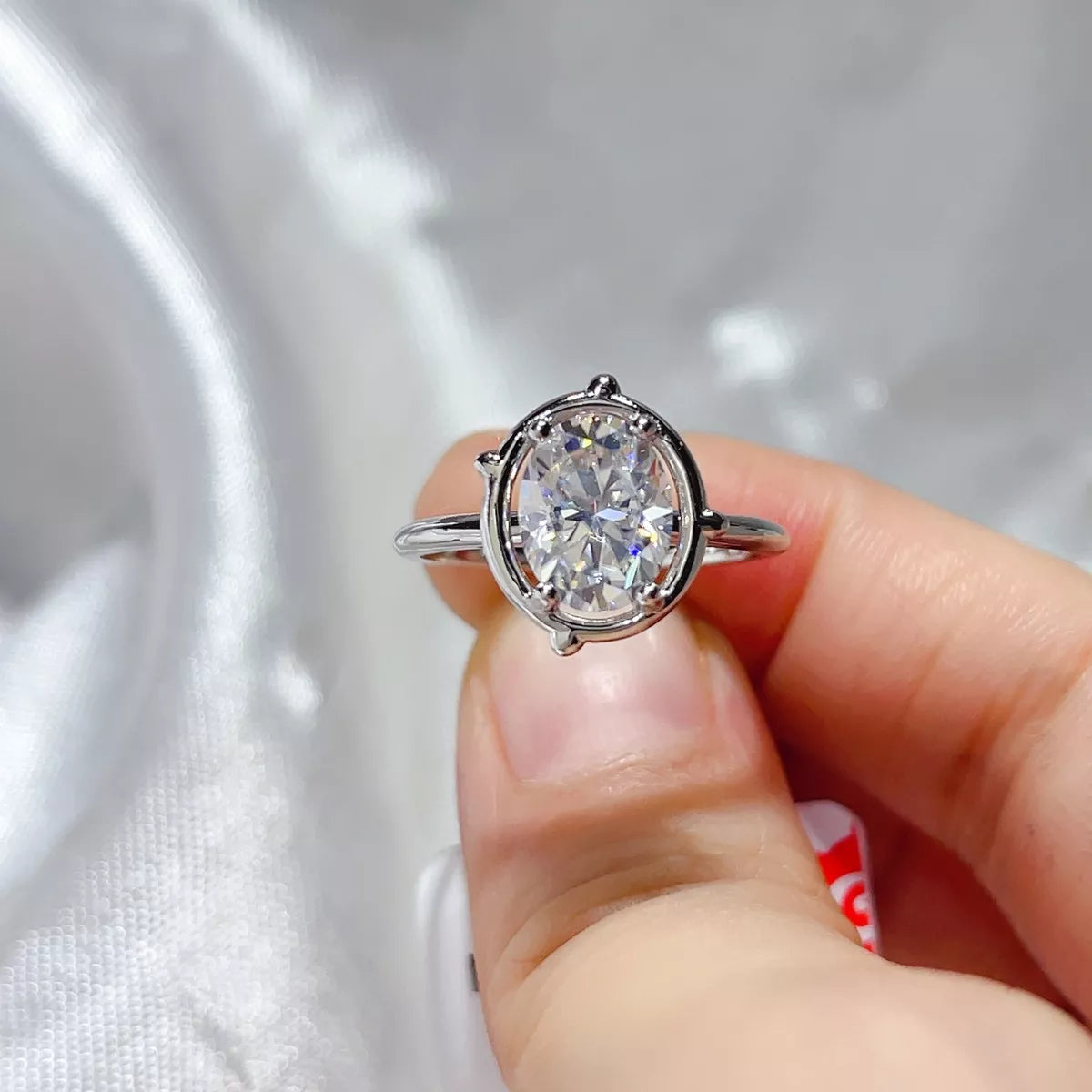 Bague Moissanite 2 Carats Argent Sterling 925 – Ovale Serti Clos