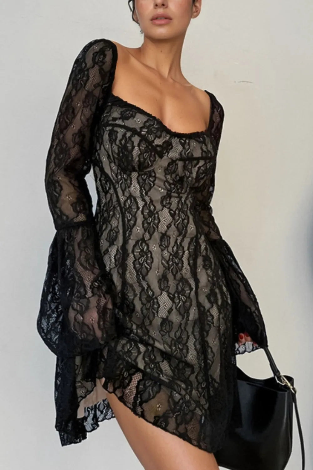 Robe Mini Col Cœur Dentelle Manches Évasées