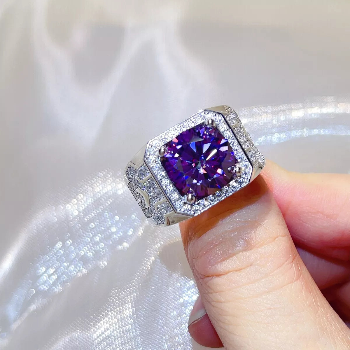 Bague Moissanite 5 Carats Argent Sterling 925 – Chevalière Violet Héliotrope