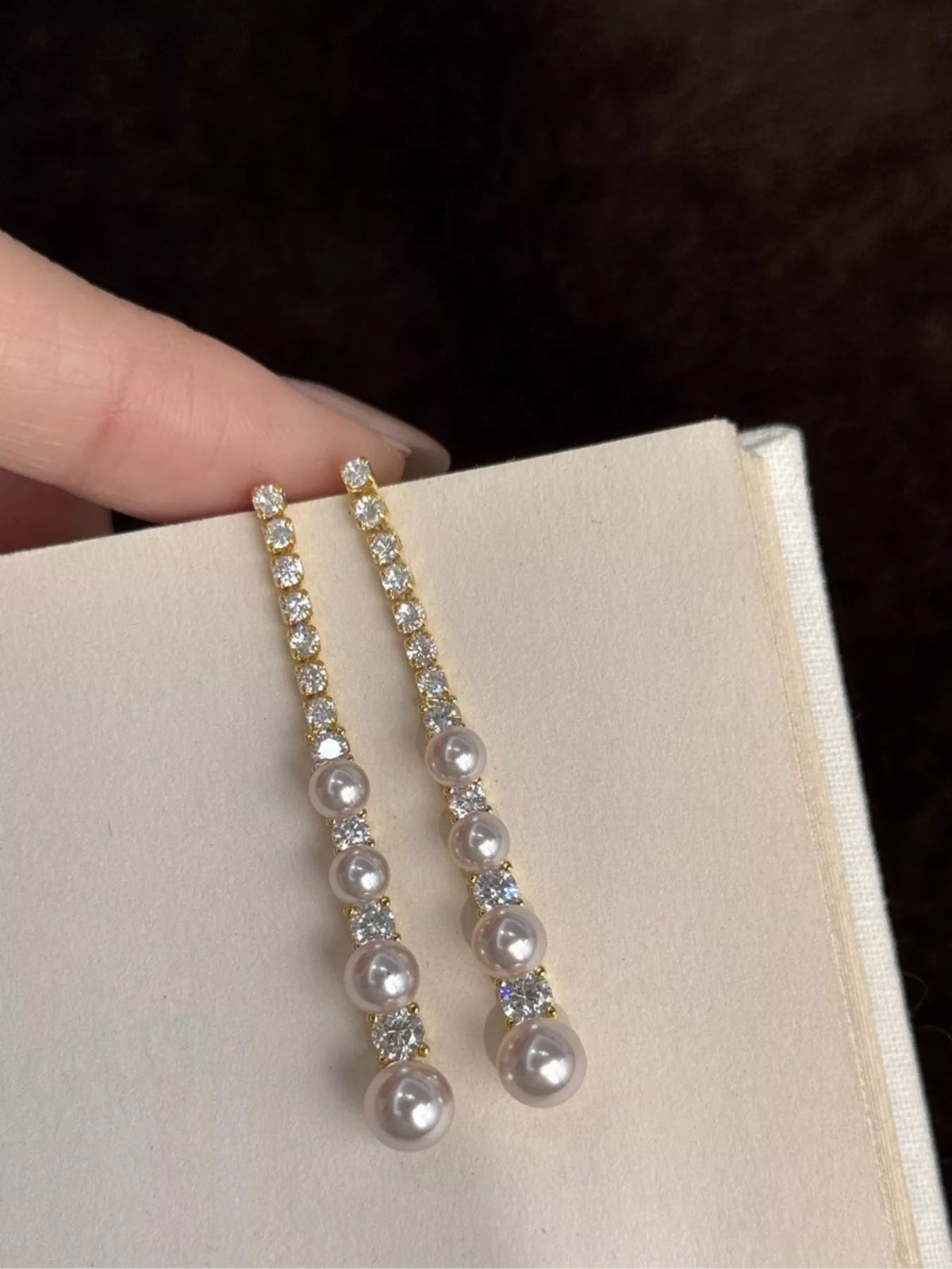 Boucles d'Oreilles Pendantes Perle et Zircon – Chaînette Perlée