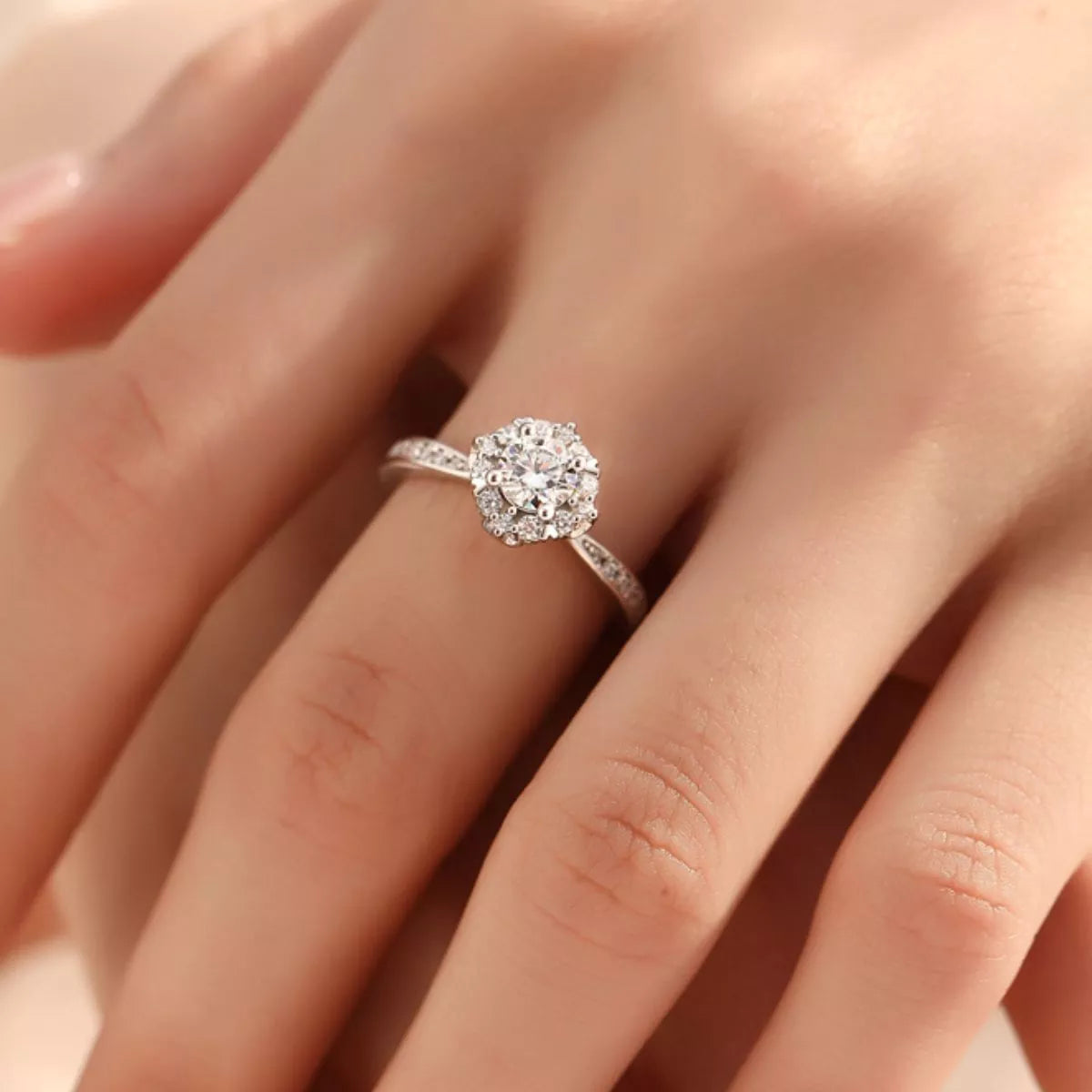 Bague Moissanite 1 Carat Argent Sterling 925 Ajustable – Halo Discret