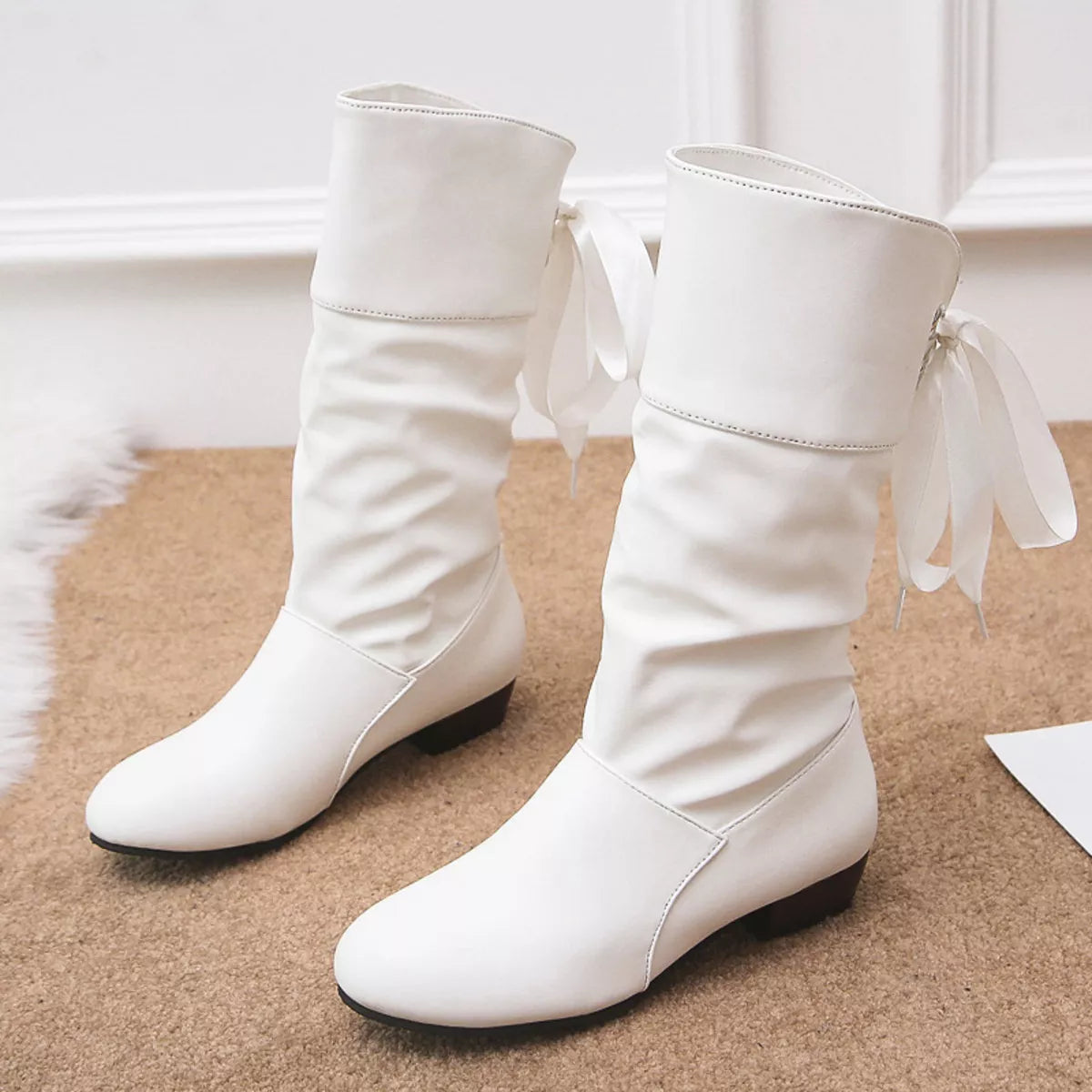 Bottines Bout Rond Talon Carré – Tige Froncée Nœud au Dos