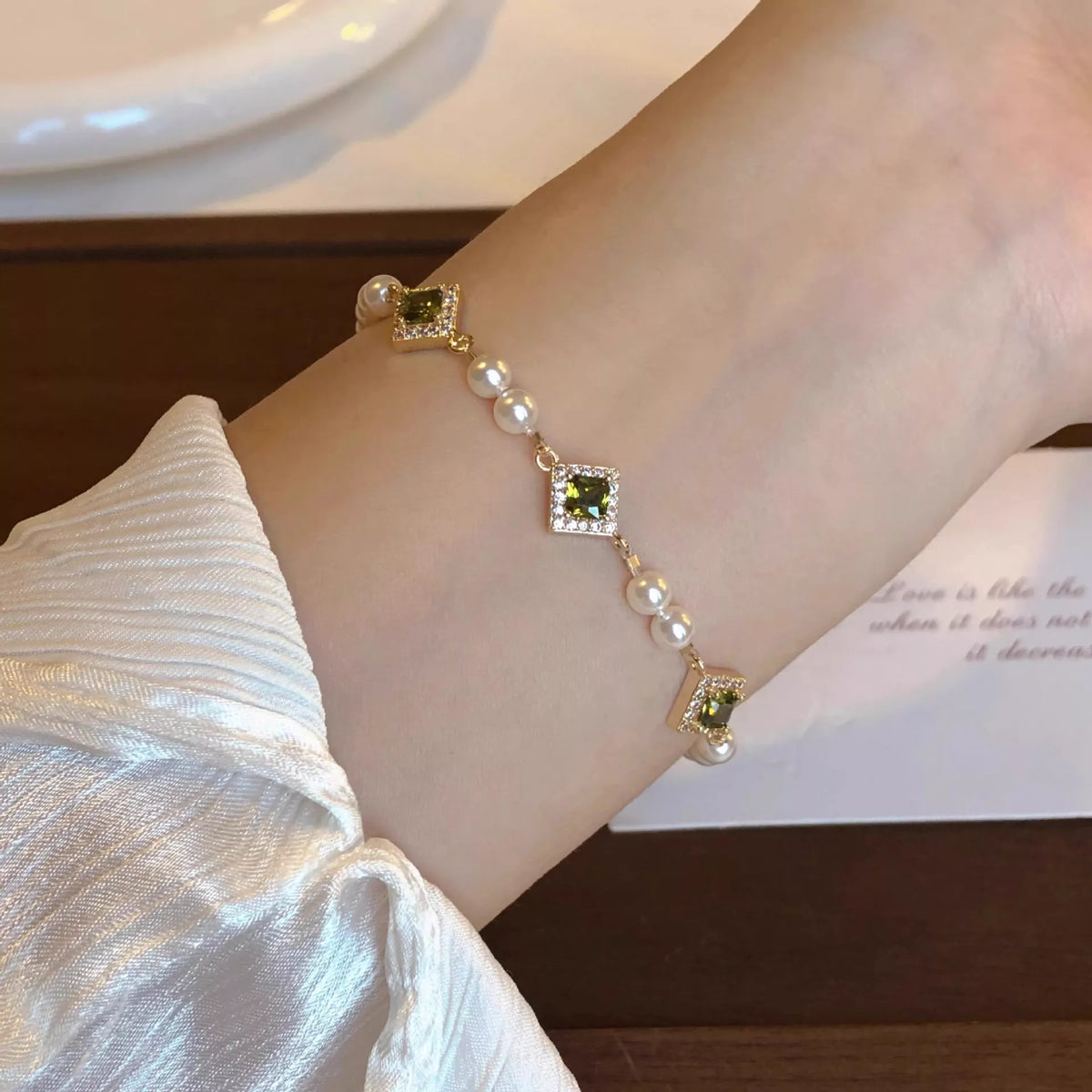 Bracelet Chaîne Géométrique Perle et Zircon