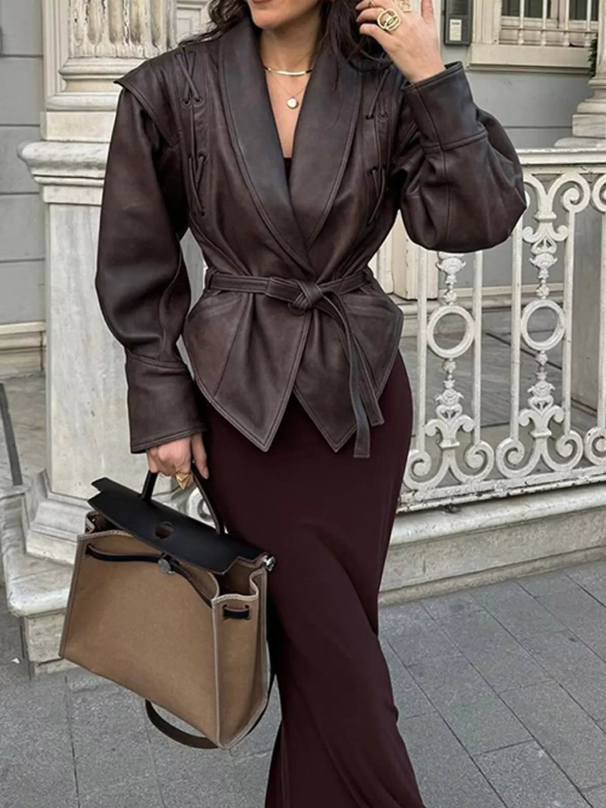 Veste en Cuir Ceinturée à Col Châle