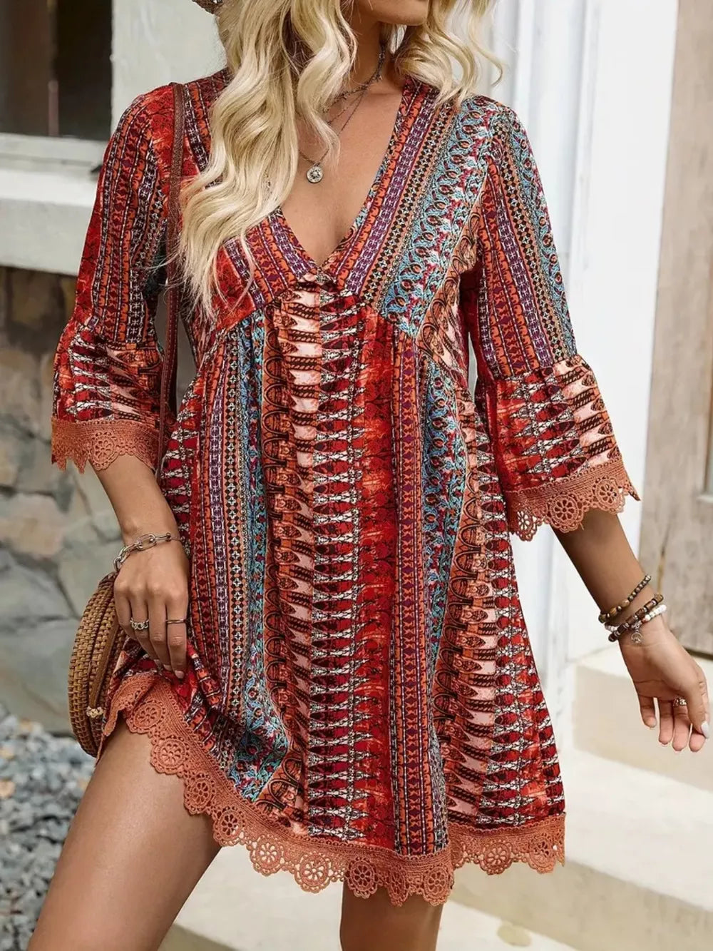 Robe à manches 3/4 col V imprimée avec bordure en dentelle