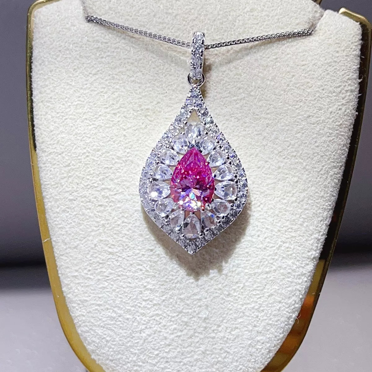 Collier Pendentif Moissanite 2 Carats Argent Sterling 925 – Poire Rose Fuchsia