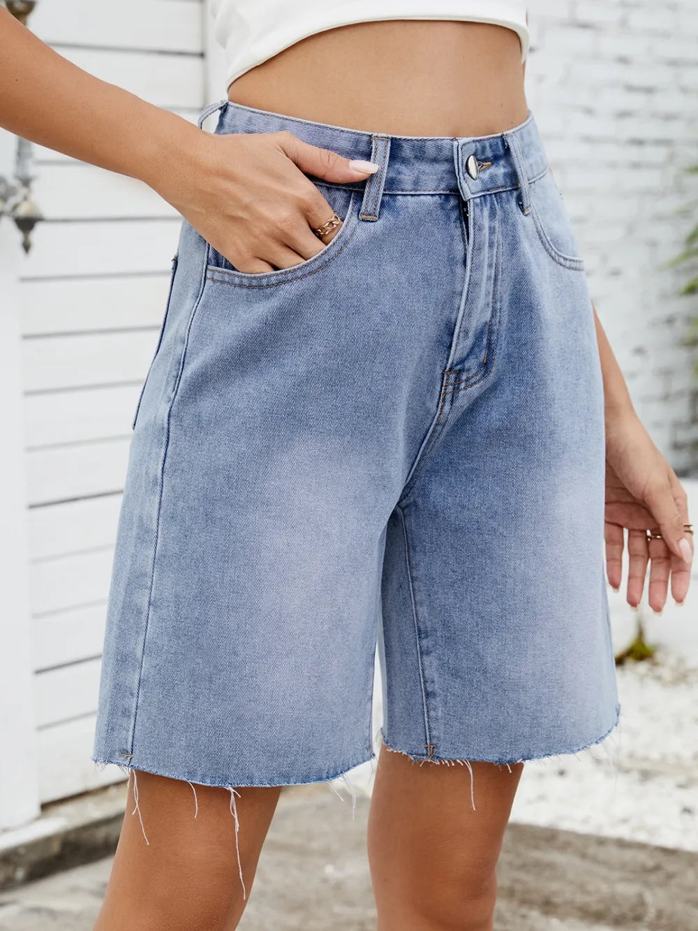 Short en Jean Délavé Uni Bord Brut