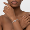 Bracelet porté au poignet - Studio