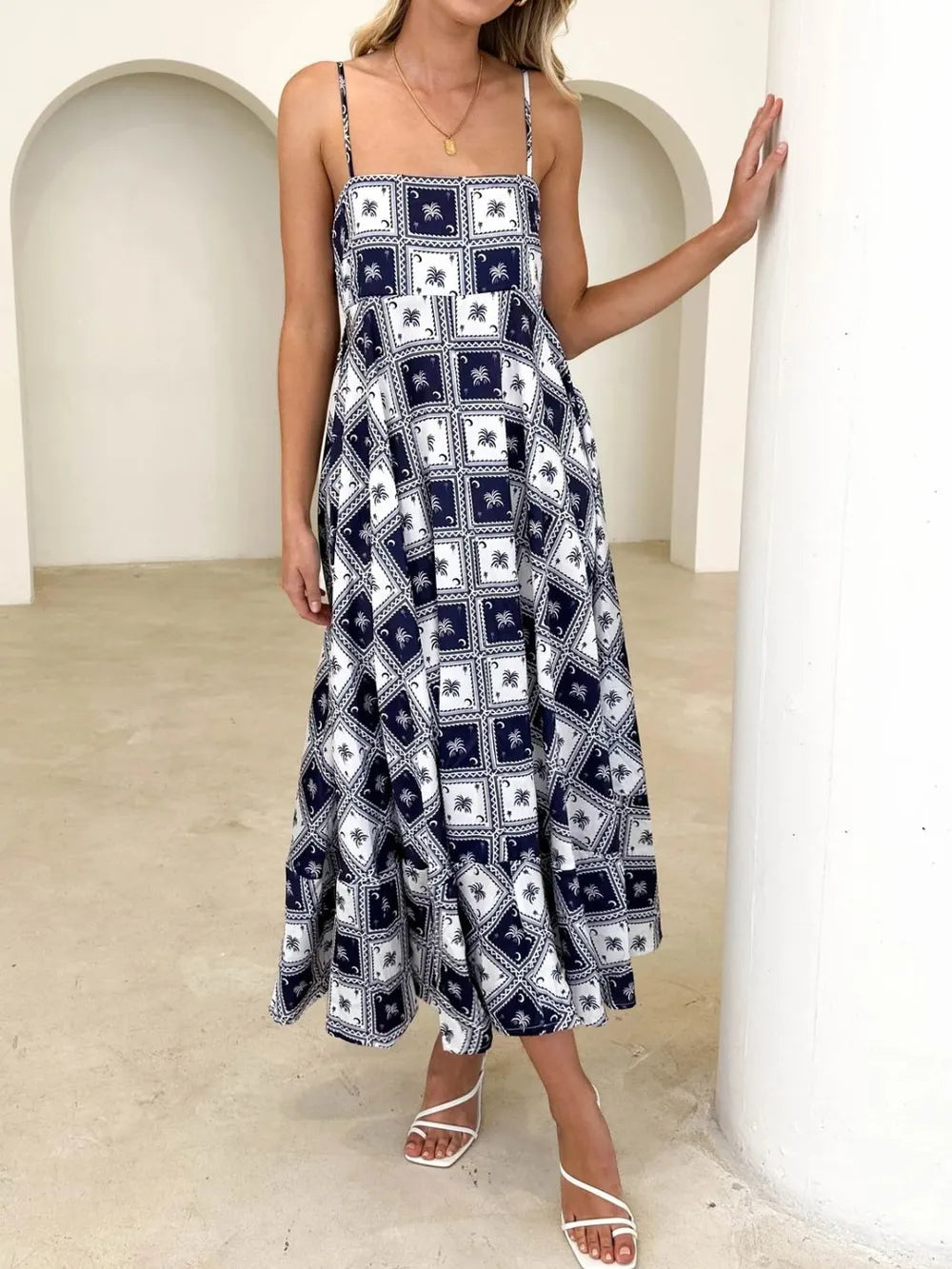 Robe Midi Cami Col Carré Imprimée