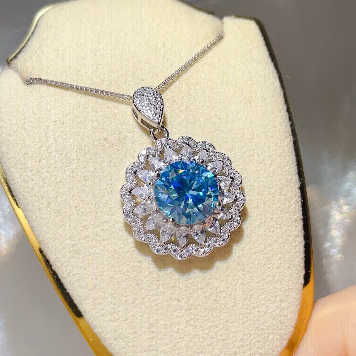 Collier Pendentif Moissanite 5 Carats Argent Sterling 925 – Bleu Roi Halo Fleur