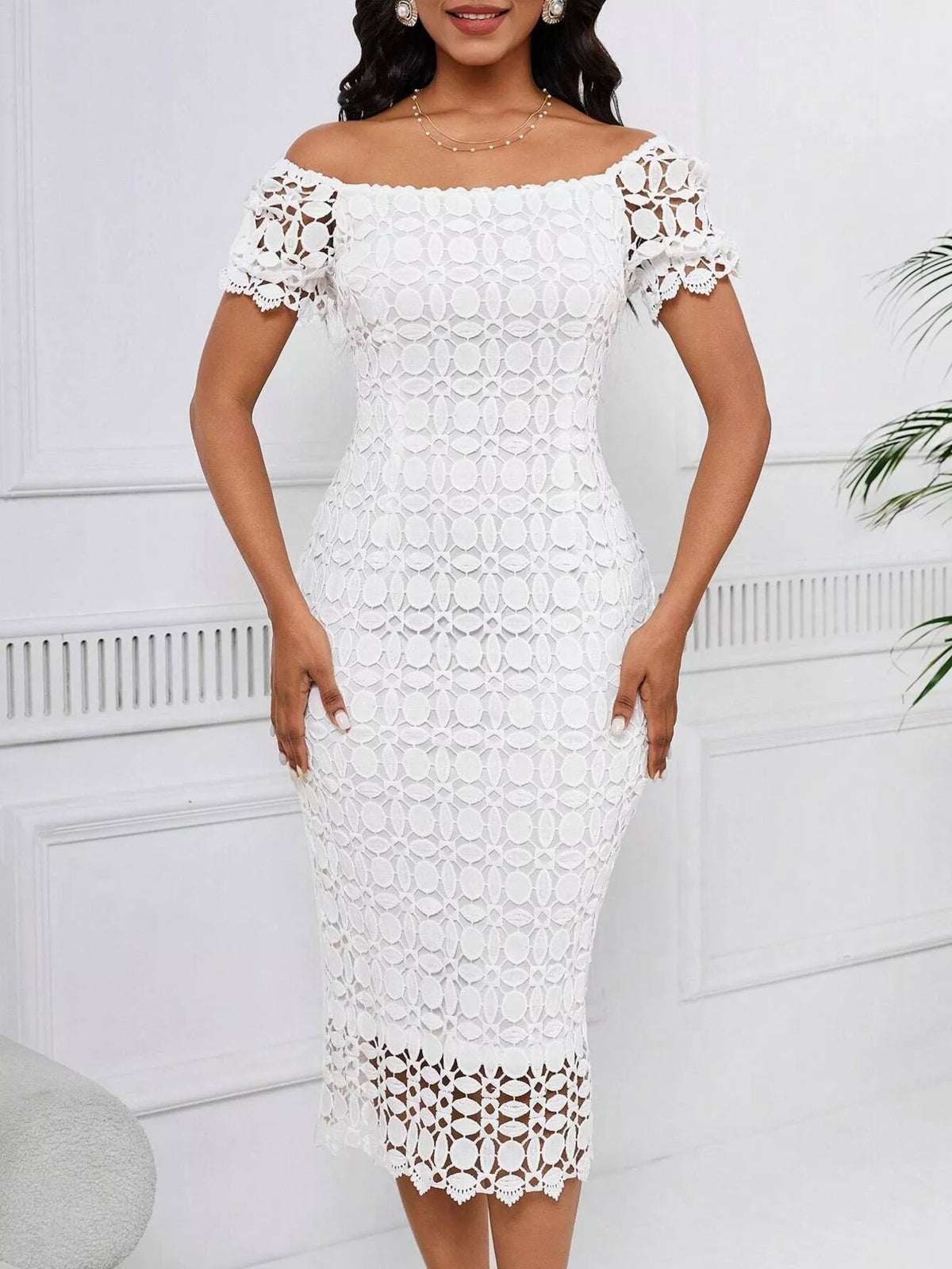 Robe Midi Dentelle Manches Courtes