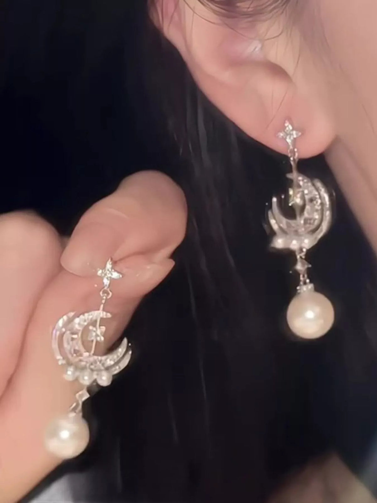 Boucles d'Oreilles Pendantes Lune et Étoile Perlées