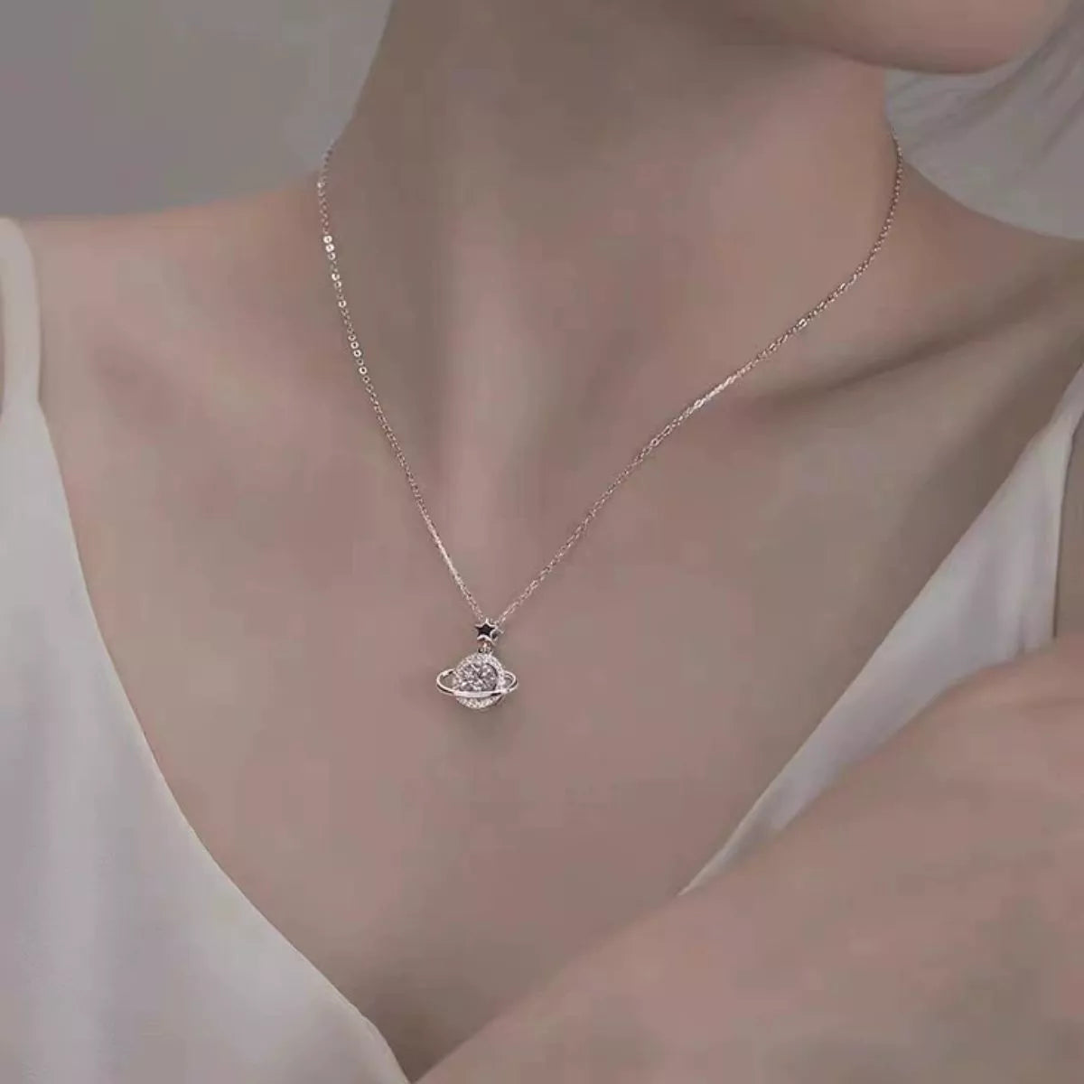 Collier Pendentif Planète Moissanite 1 Carat Argent Sterling 925