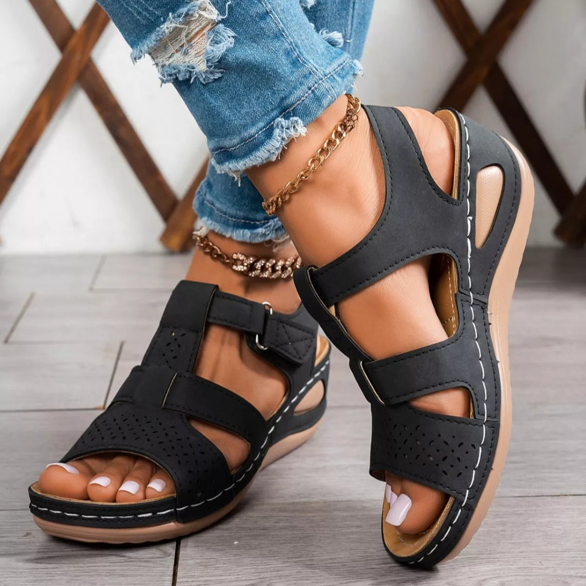 Sandales Compensées Bout Ouvert – Confort Brides Ajourées