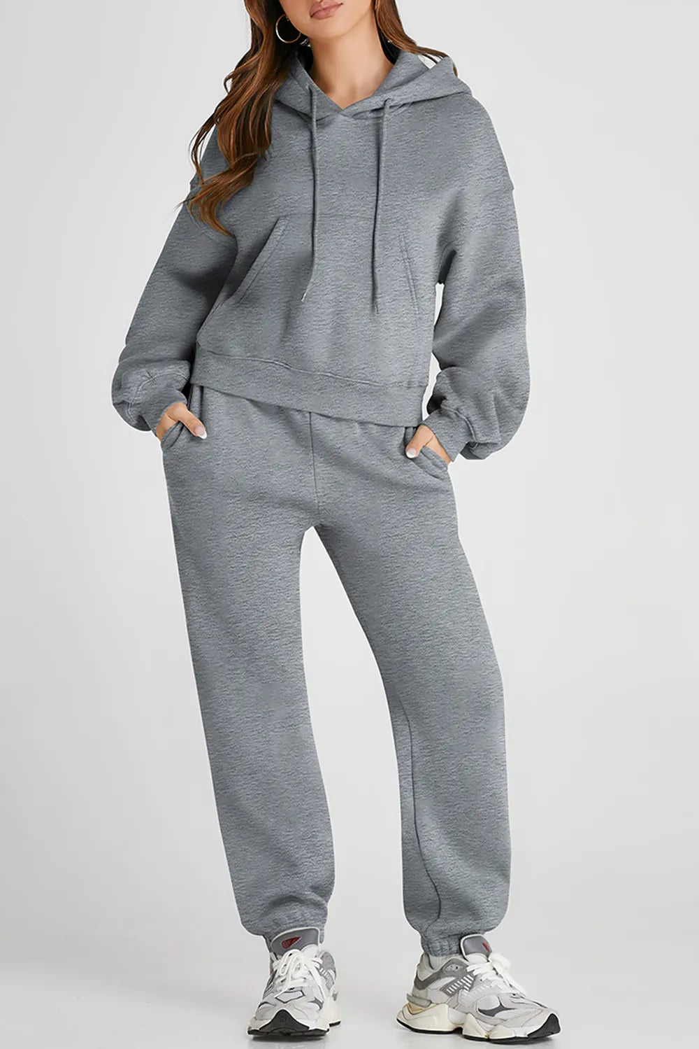 Ensemble Sport Haut à Capuche Épaules Tombantes et Pantalon
