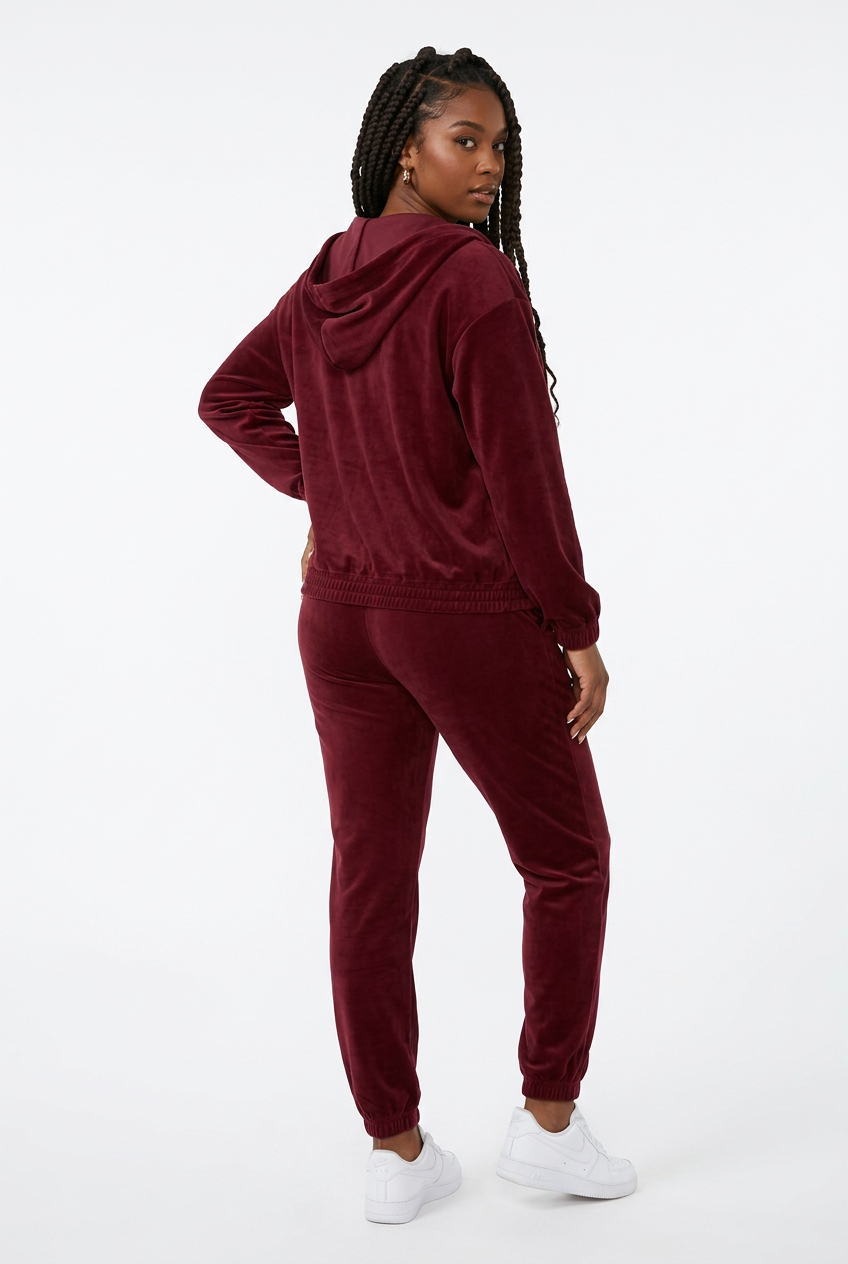Ensemble bordeaux porté de dos