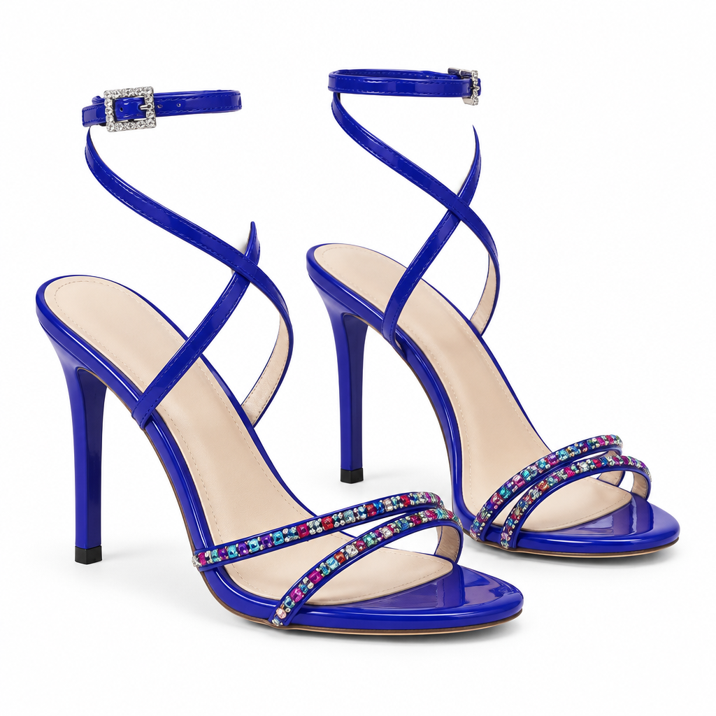 Paire de sandales bleues à brides ornées de strass, vue en trois quarts