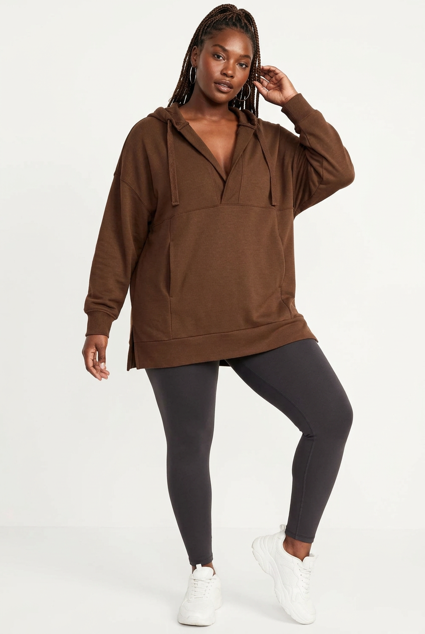 Sweat marron de face en pose baddie corps entier