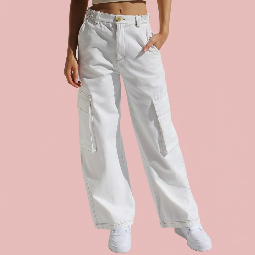 Jean cargo jambe large blanc fond rose