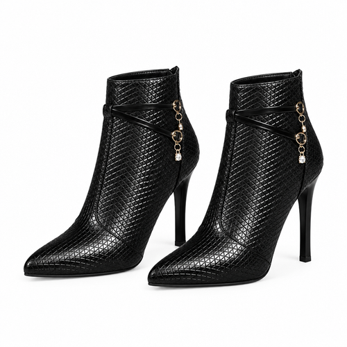 Paire de bottines noires, vue trois quarts