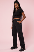 Jean cargo noir mannequin corps entier 3/4