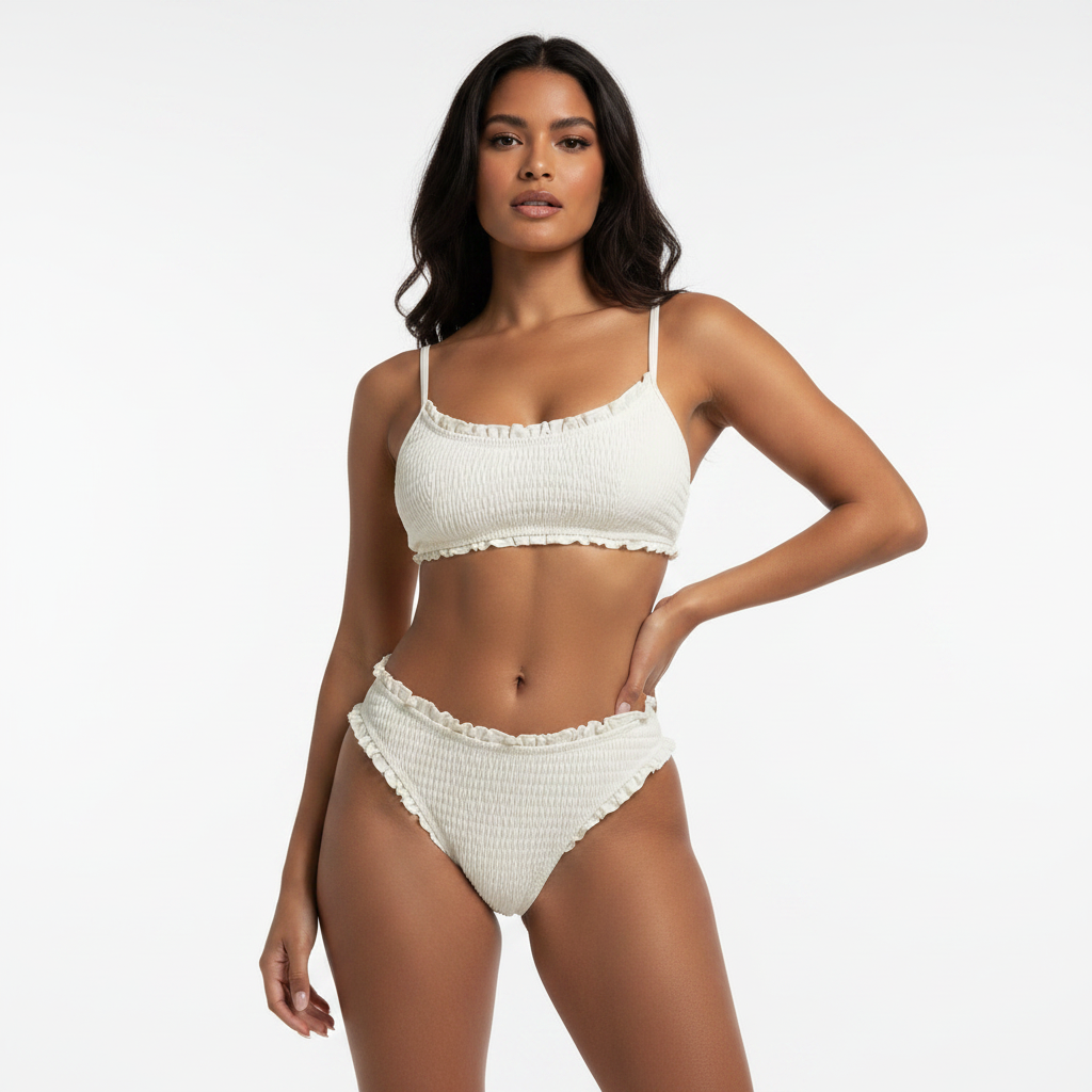 Maillot 2 pièces volants crème - mannequin corps entier studio blanc
