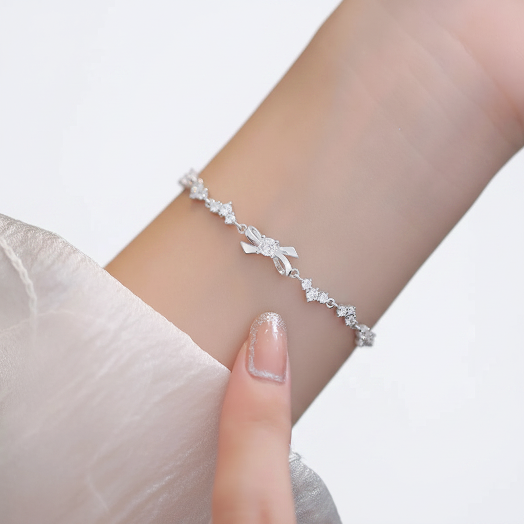Bracelet chaîne nœud - porté au poignet
