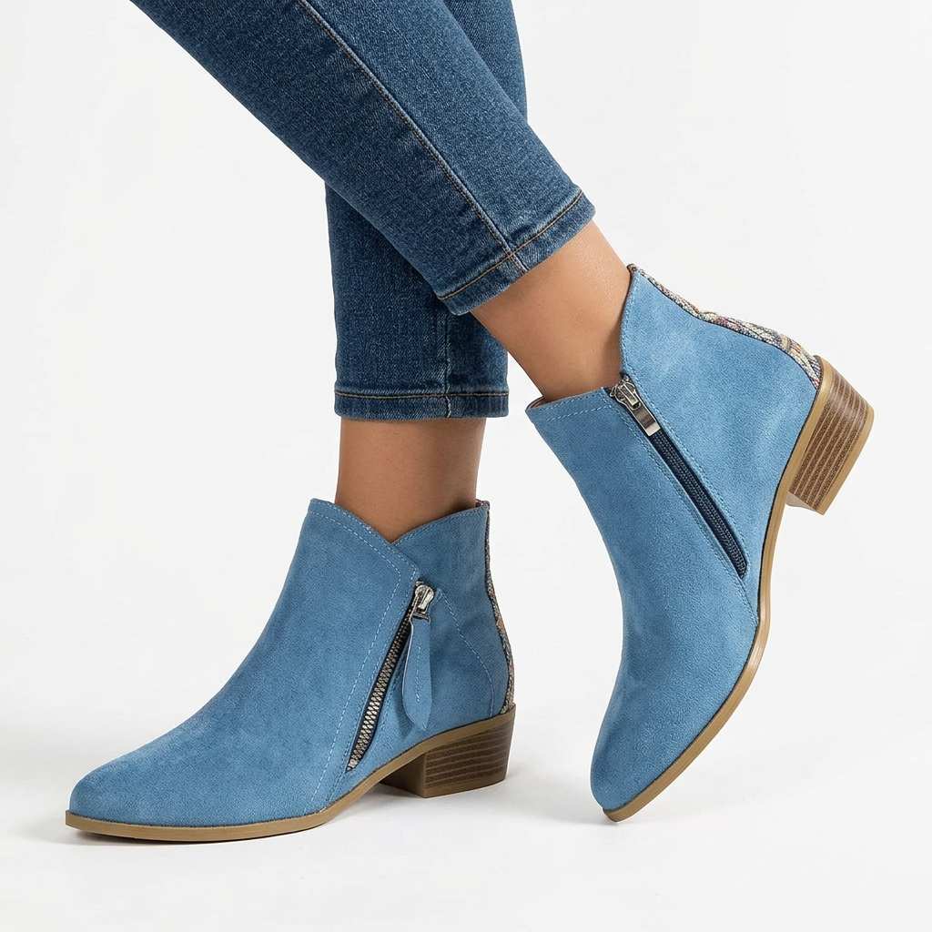 Bottines bleues portées en plan serré