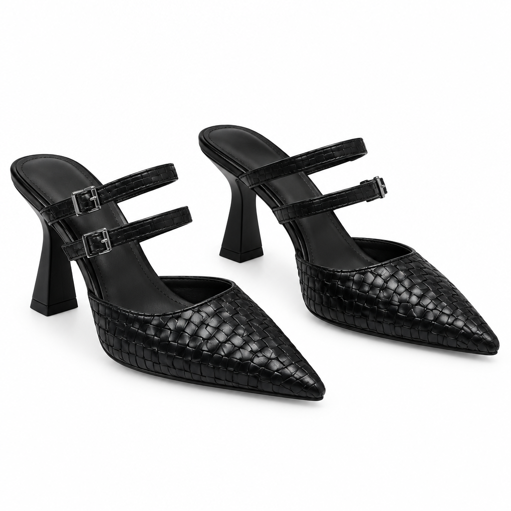 Mules noires tressées seules, vue trois quarts