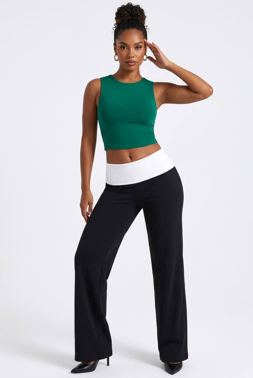 Pantalon large noir à ceinture blanche, vue de face