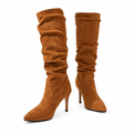 Paire de bottes marron en trois quarts