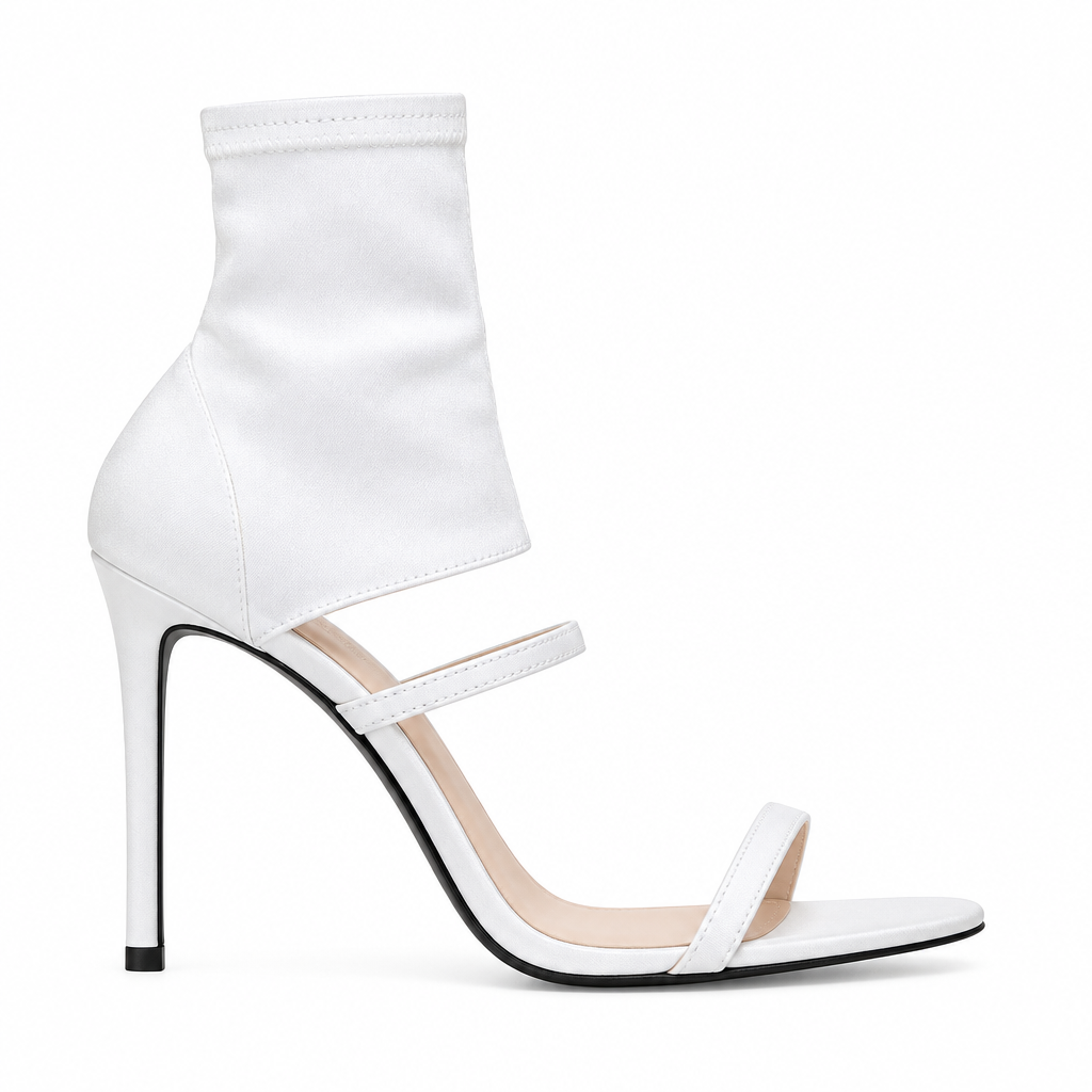 Sandale blanche de profil