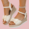 Sandales Ivory côté fond rose