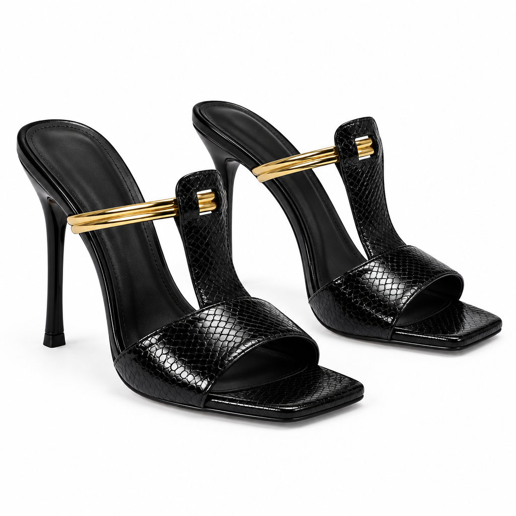 Sandales noires en trois quarts